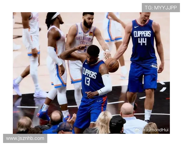 洛杉矶快船队重塑阵容 新赛季冲击总冠军的关键因素与挑战