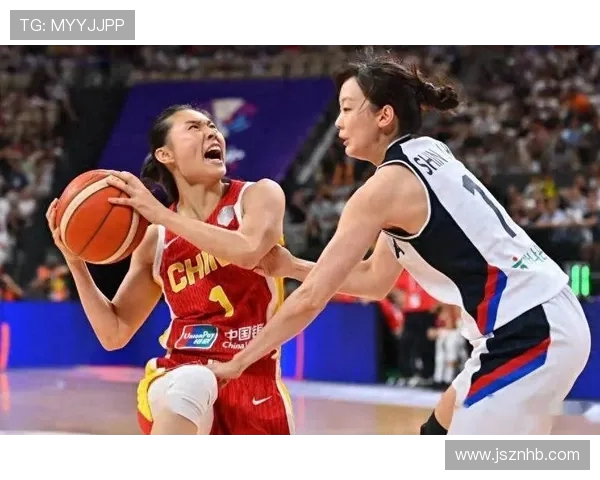 中国女篮奋勇争先迎战拉脱维亚队全力争夺国际赛事胜利