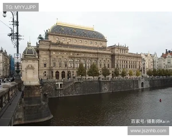 塔火车头与瓦的对决：探索两者在建筑与艺术中的独特魅力与价值